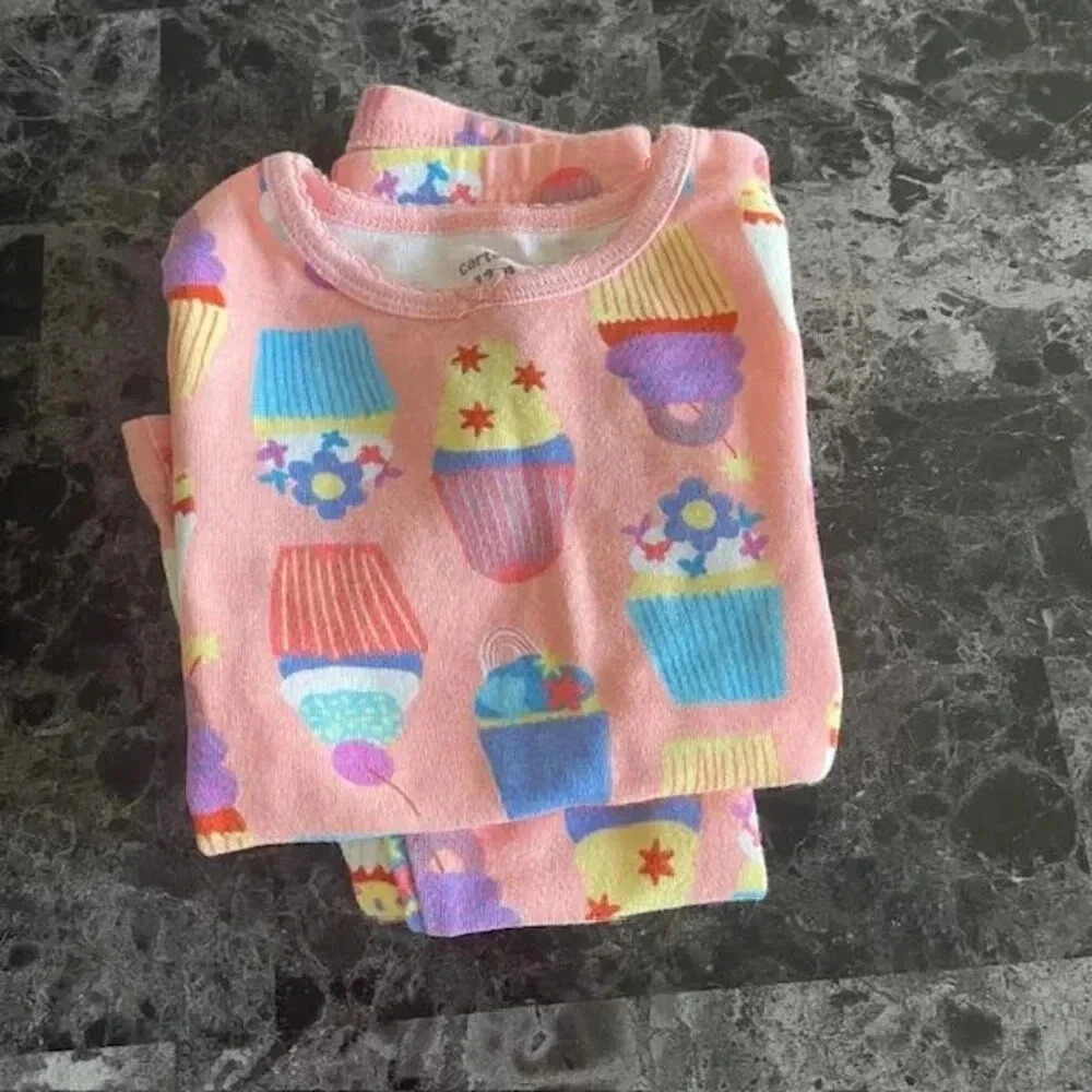 Carter's Toddler Girl Pajama Set (Size 12M) Pink with cupcake prints - Picture 8 of 9